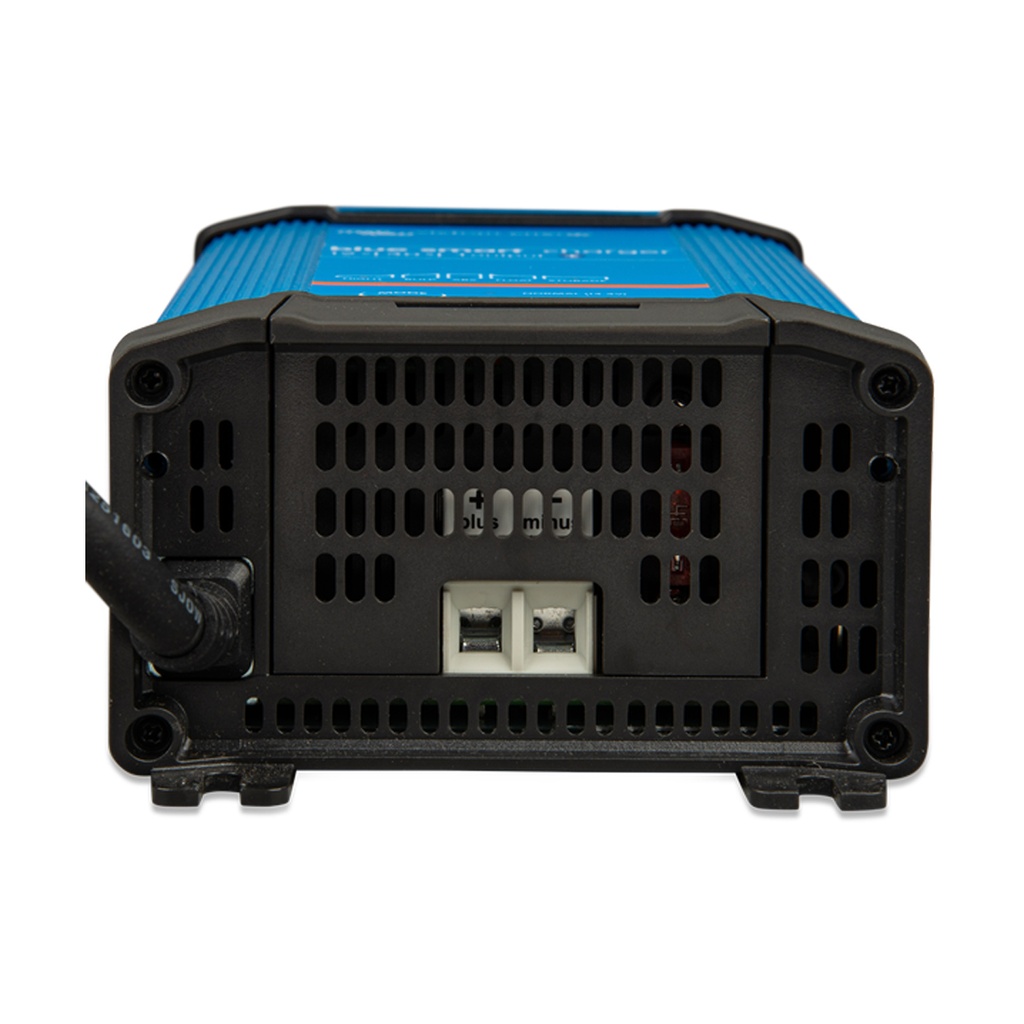 Blue Smart IP22 Charger 12/20 (1)